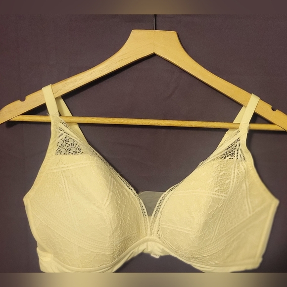 Auden Cream Lace Bra - Picture 1 of 3